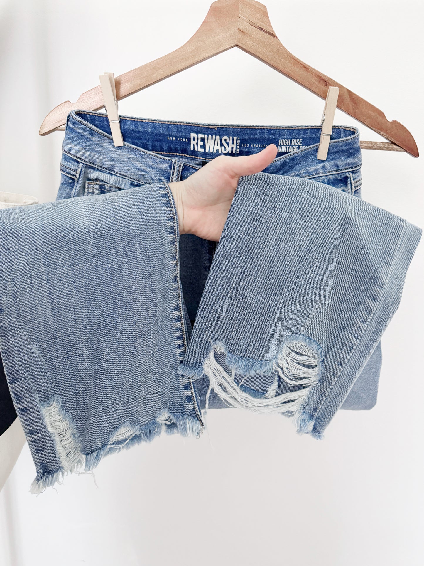 Rewash mom jeans frayed ankle size 1