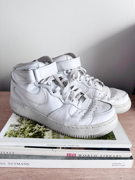 Mens white Nike Air Force 1 high tops Men’s 9